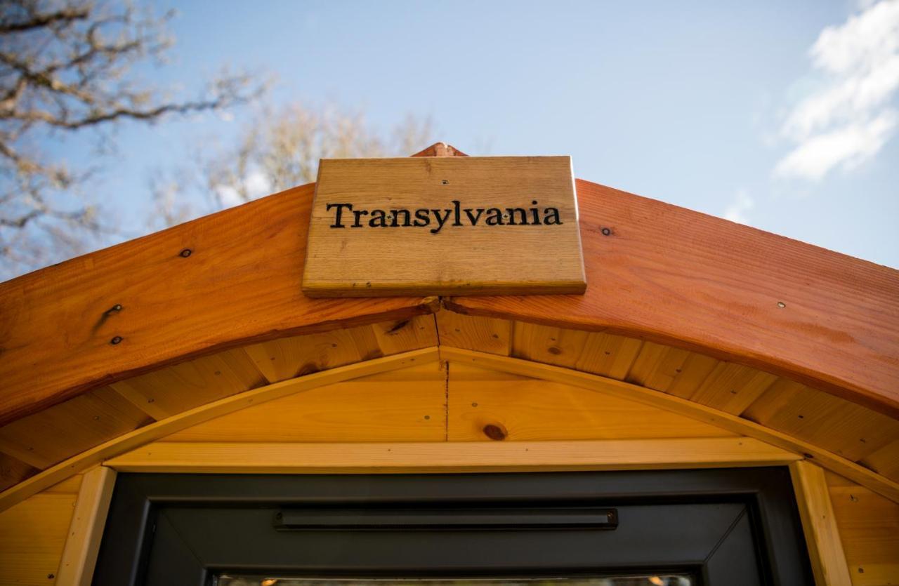 Highland & Transylvania Glamping Pods Roybridge Exteriér fotografie